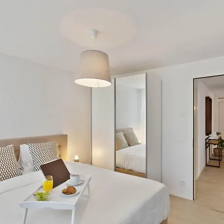 Olympia Homes Beautifully Furnished Flats *