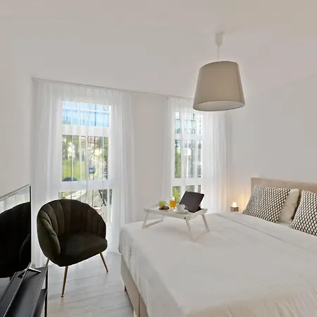 Olympia Homes Beautifully Furnished Flats *